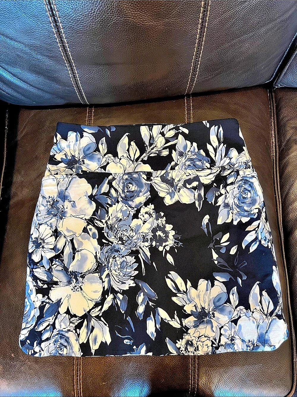 S.C. & Co. Women's Floral Tummy Control Skort. Blue & Black Medium